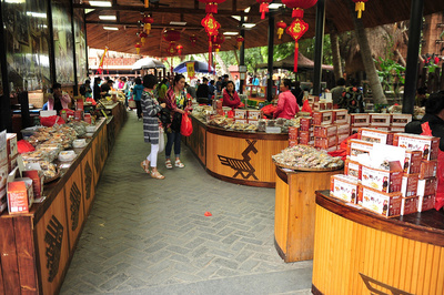 繼續前往椰田古寨,是一個景觀、管理、游覽、情景互動各方面感覺都比較好的人造人文景觀旅游區